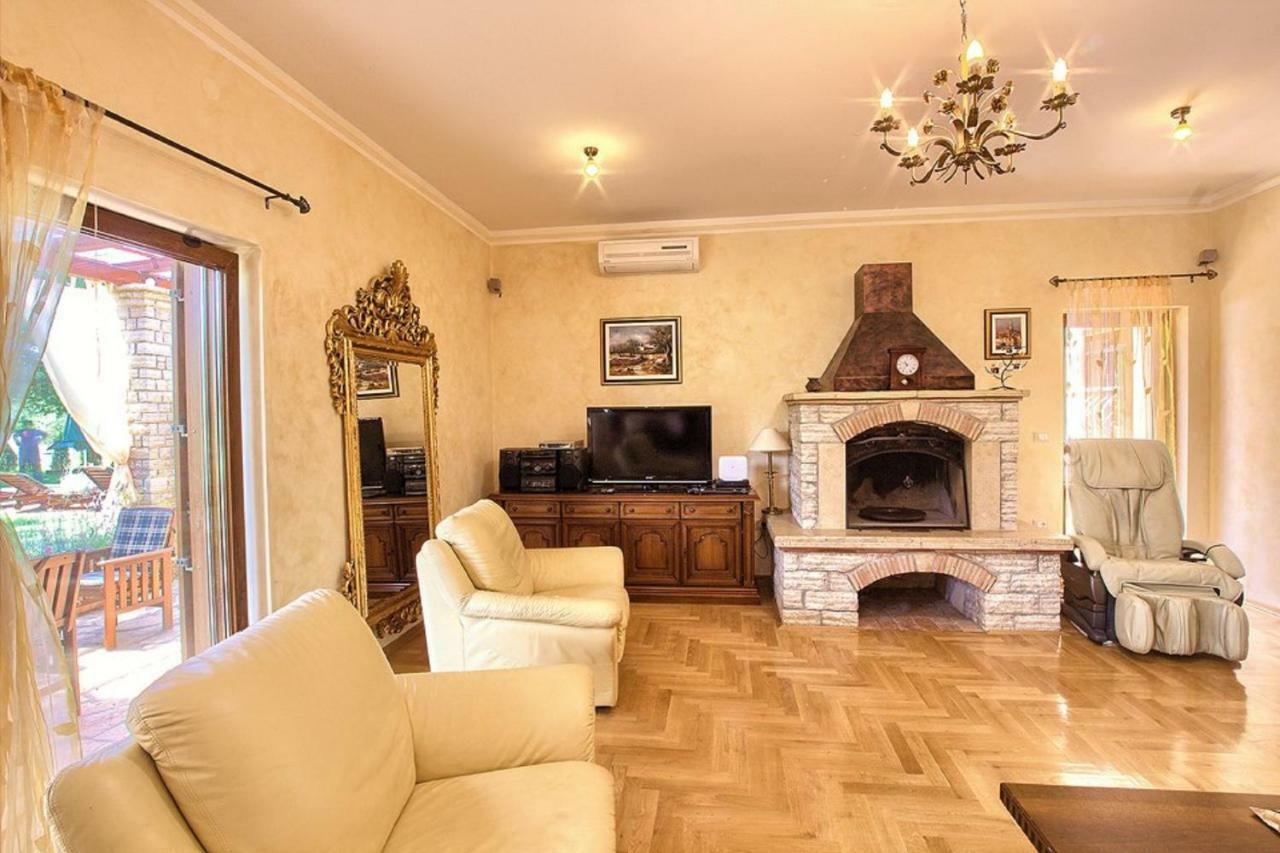 Holiday Home Sarita Šišan 외부 사진