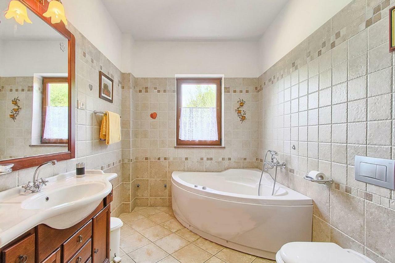 Holiday Home Sarita Šišan 외부 사진