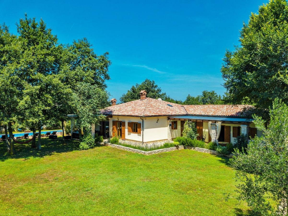 Holiday Home Sarita Šišan 외부 사진