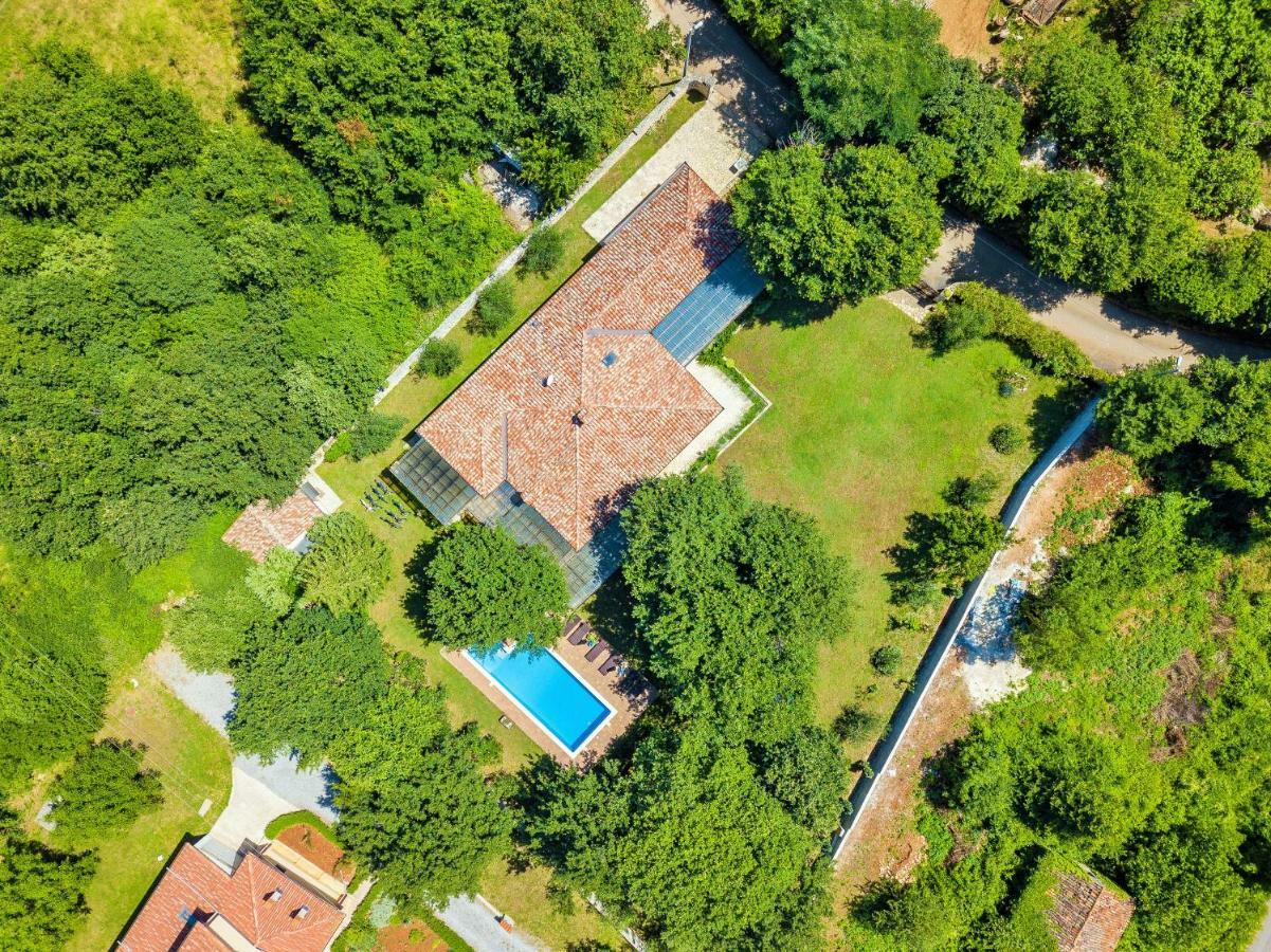 Holiday Home Sarita Šišan 외부 사진