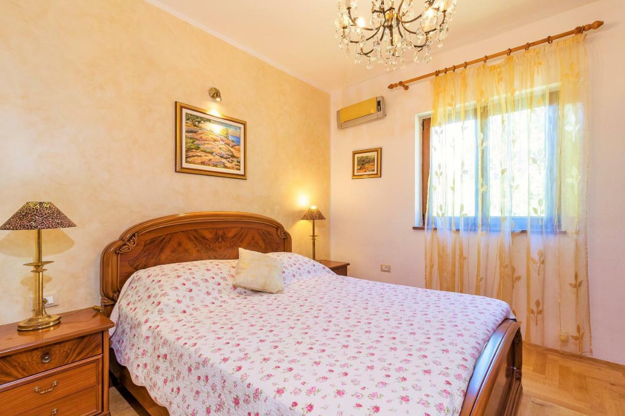 Holiday Home Sarita Šišan 외부 사진
