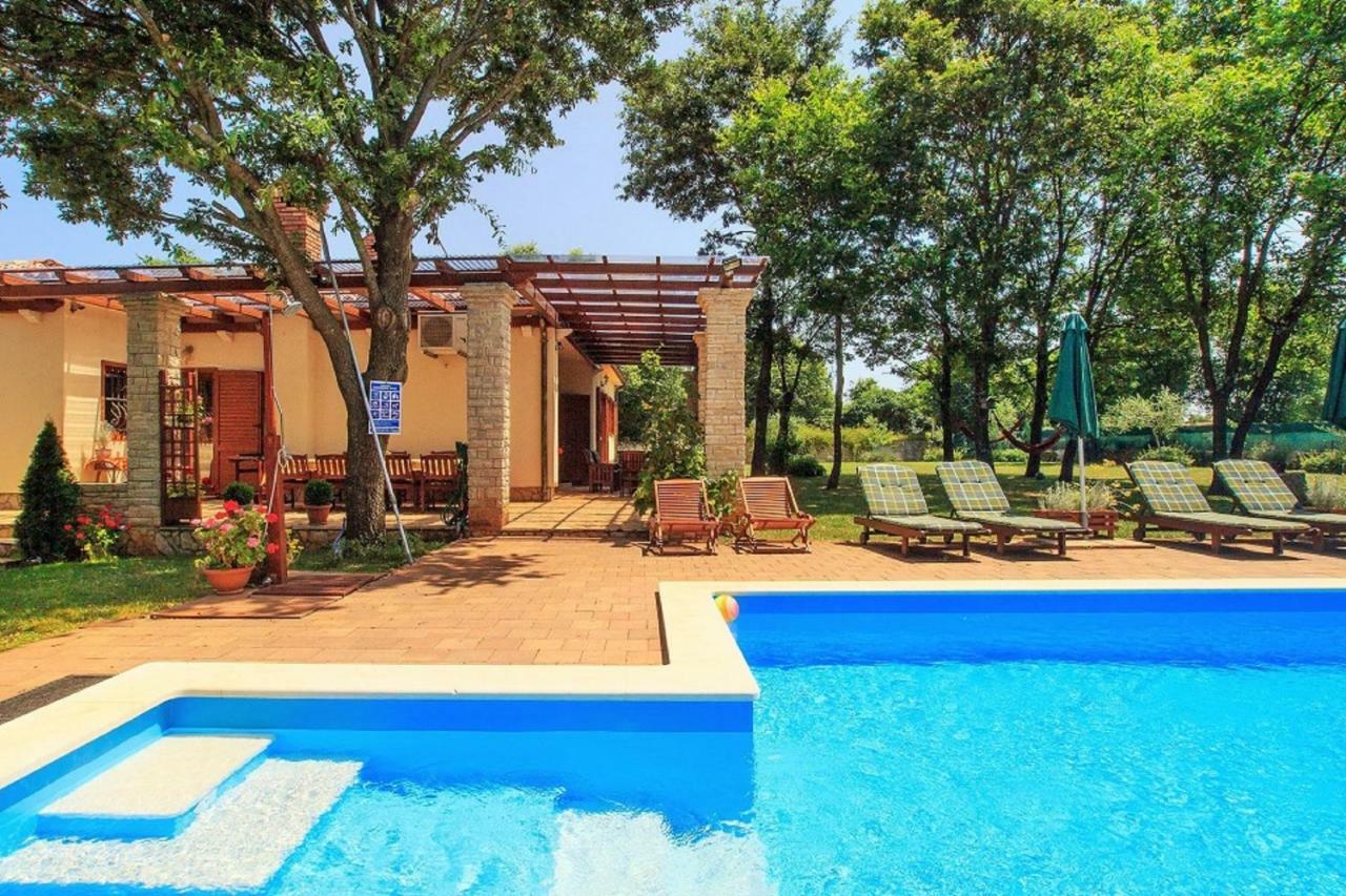 Holiday Home Sarita Šišan 외부 사진