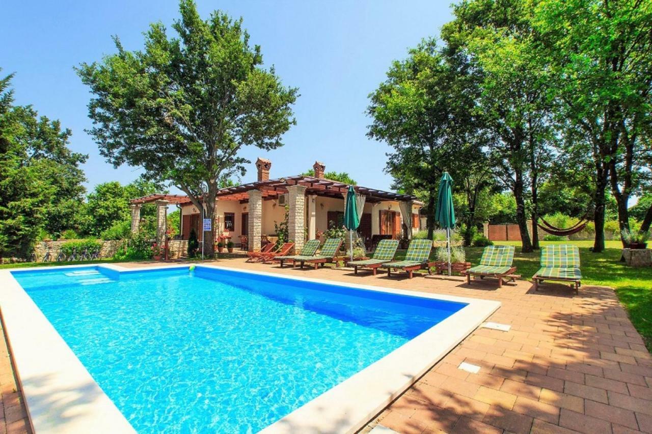 Holiday Home Sarita Šišan 외부 사진